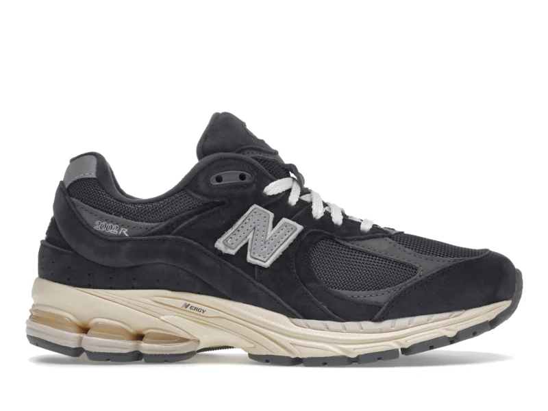 New Balance 2002R "Black Dark Grey"